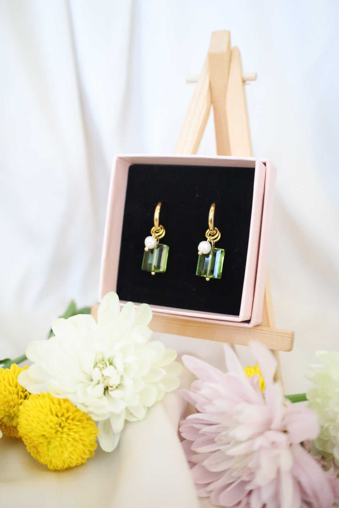 Lina -korvakorut helmellä