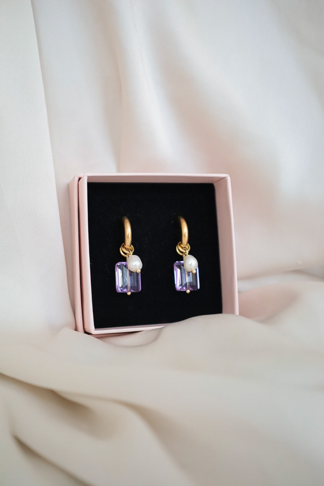 Lina -korvakorut helmellä