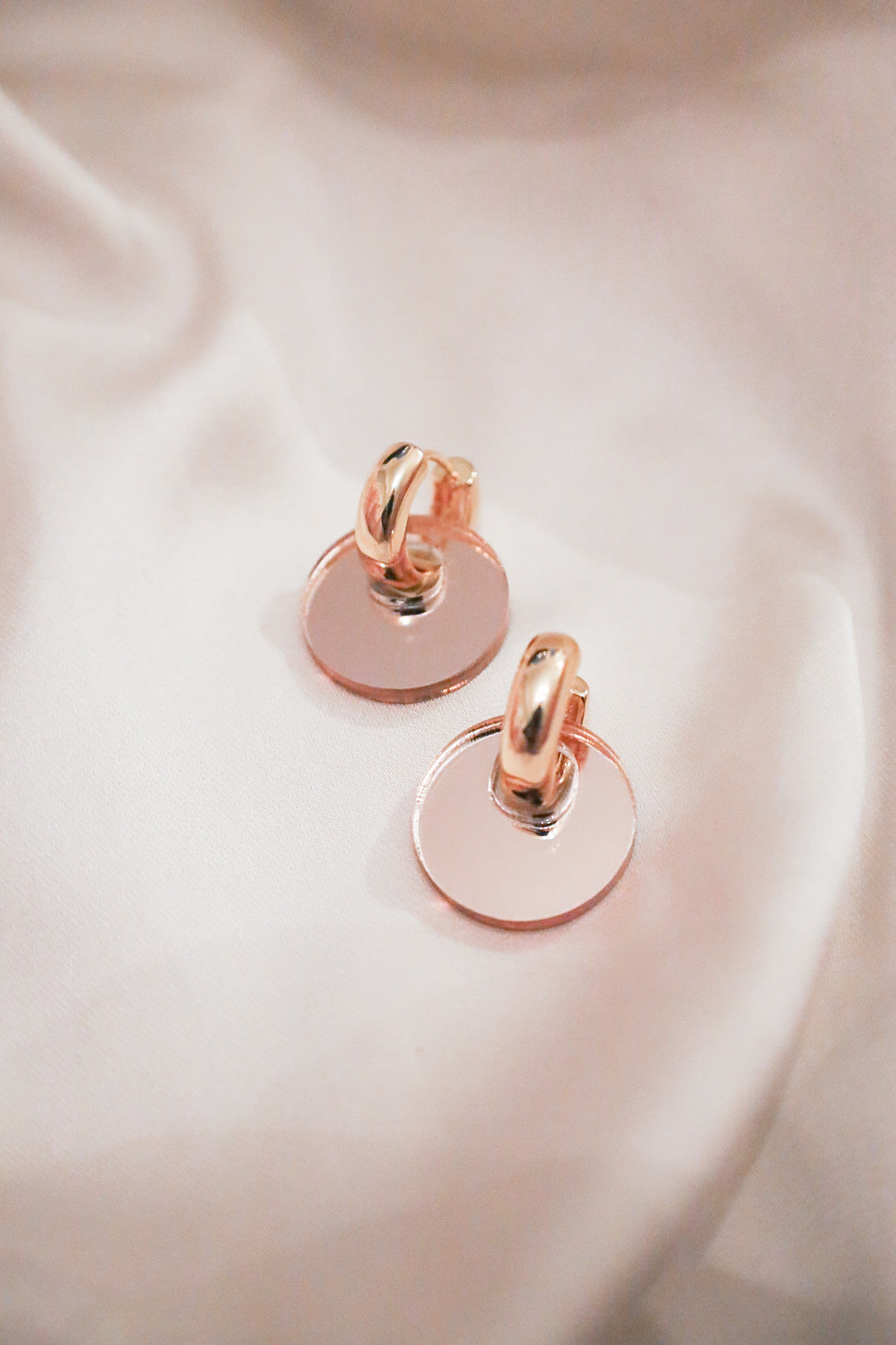 Olivia -korvakorut akryyli