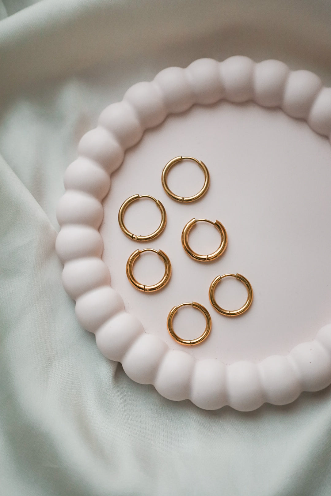 Korvakorurenkaat - kulta, eri kokoja