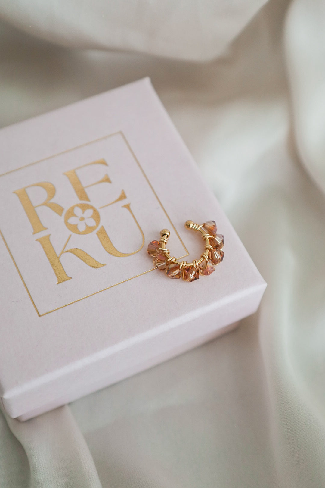 Ear cuff -korvakoru