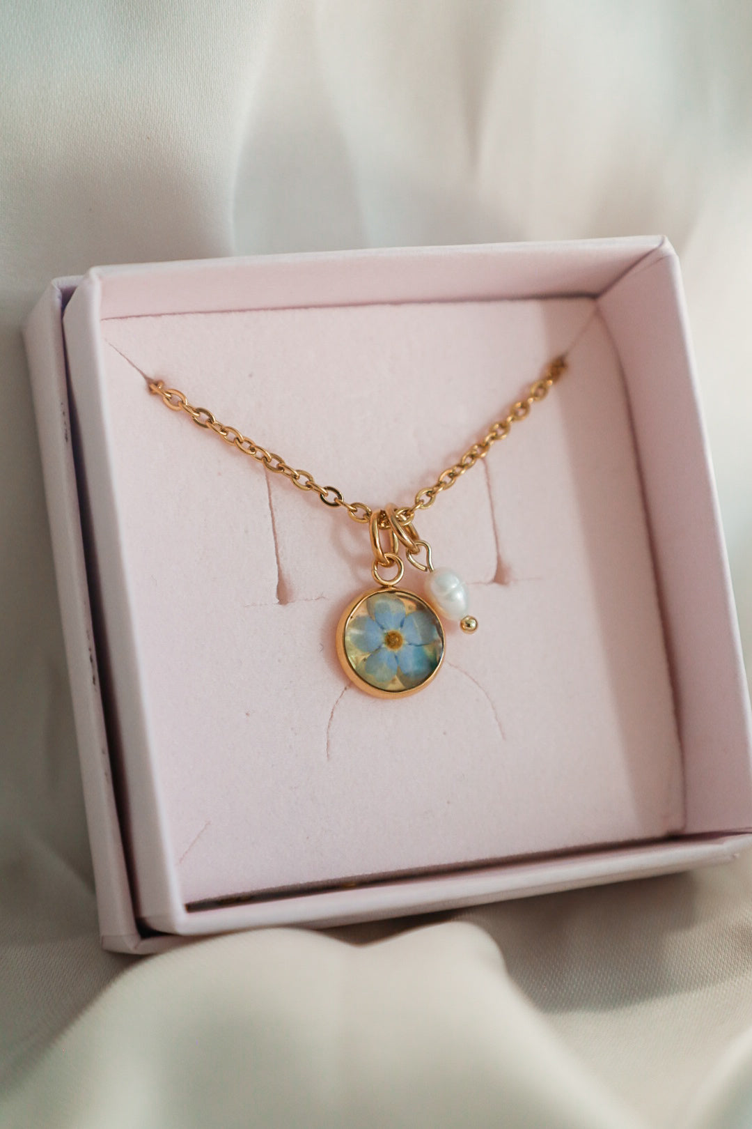 Forget me not -kaulakoru