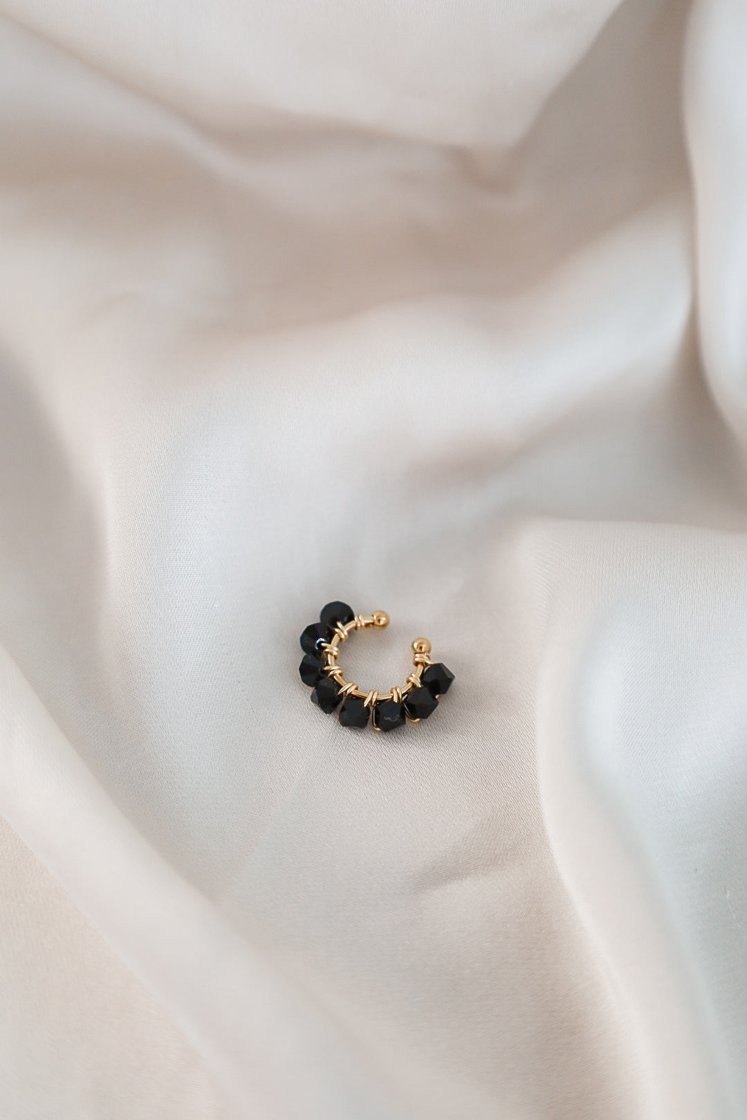 Ear cuff -korvakoru