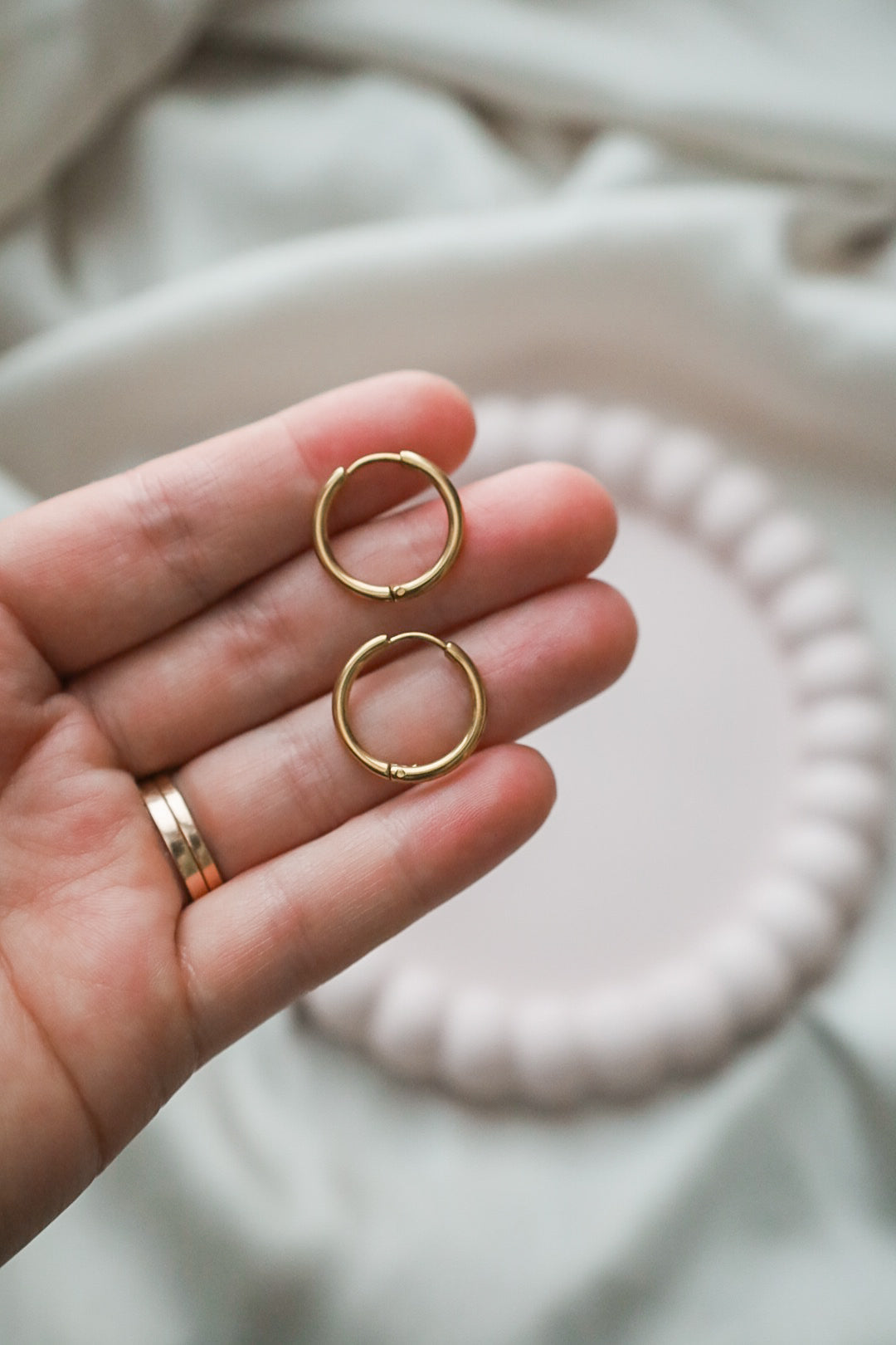 Korvakorurenkaat - kulta, eri kokoja