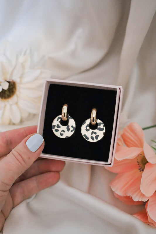 Olivia -korvakorut akryyli