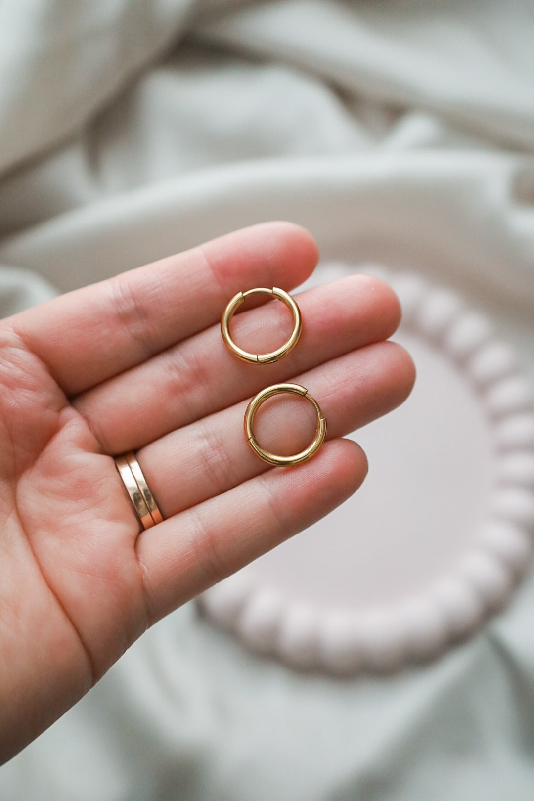 Korvakorurenkaat - kulta, eri kokoja