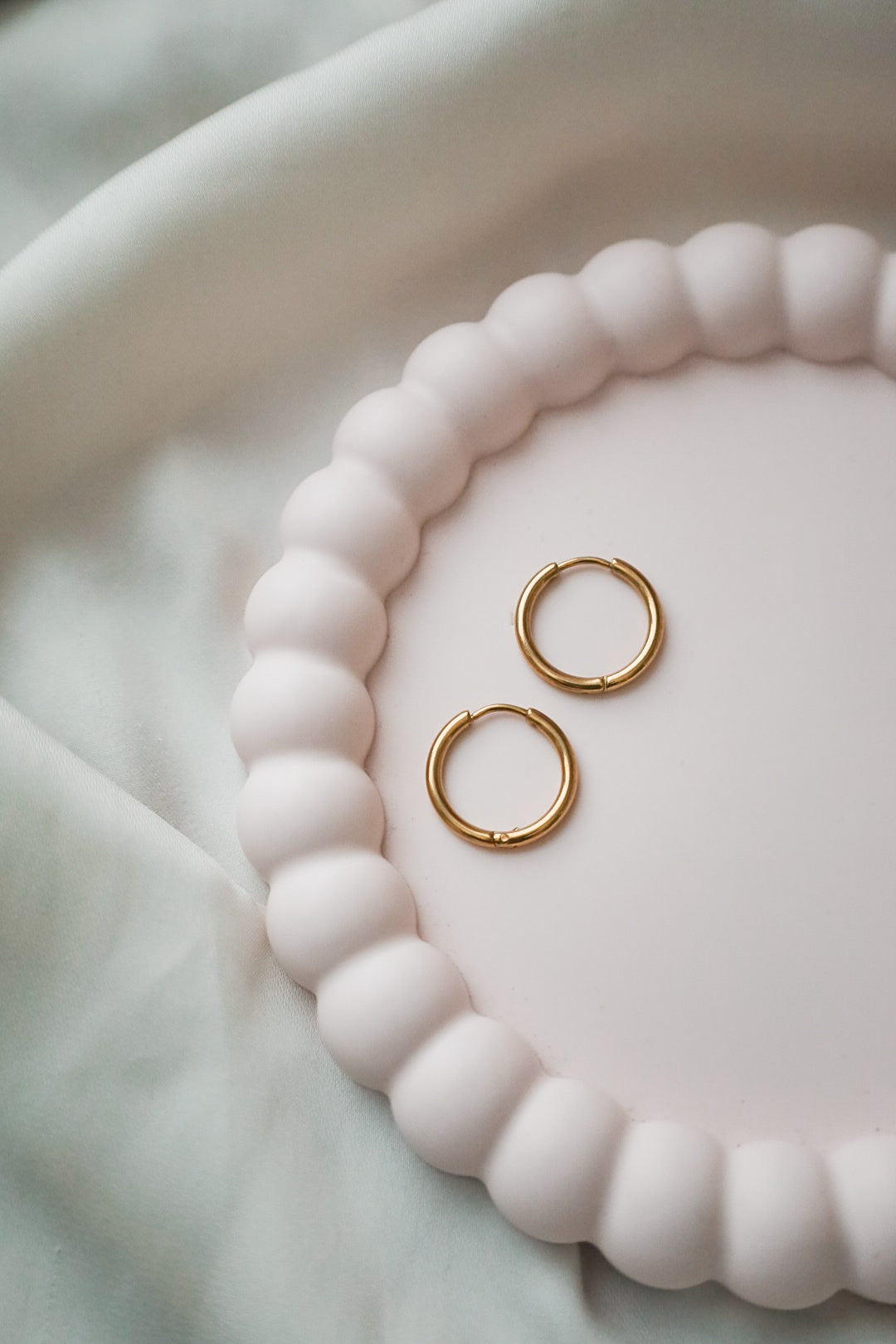 Korvakorurenkaat - kulta, eri kokoja