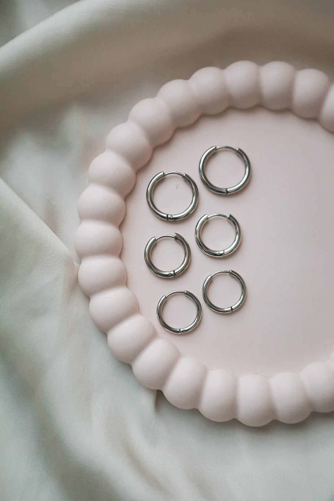 Korvakorurenkaat - teräs, eri kokoja