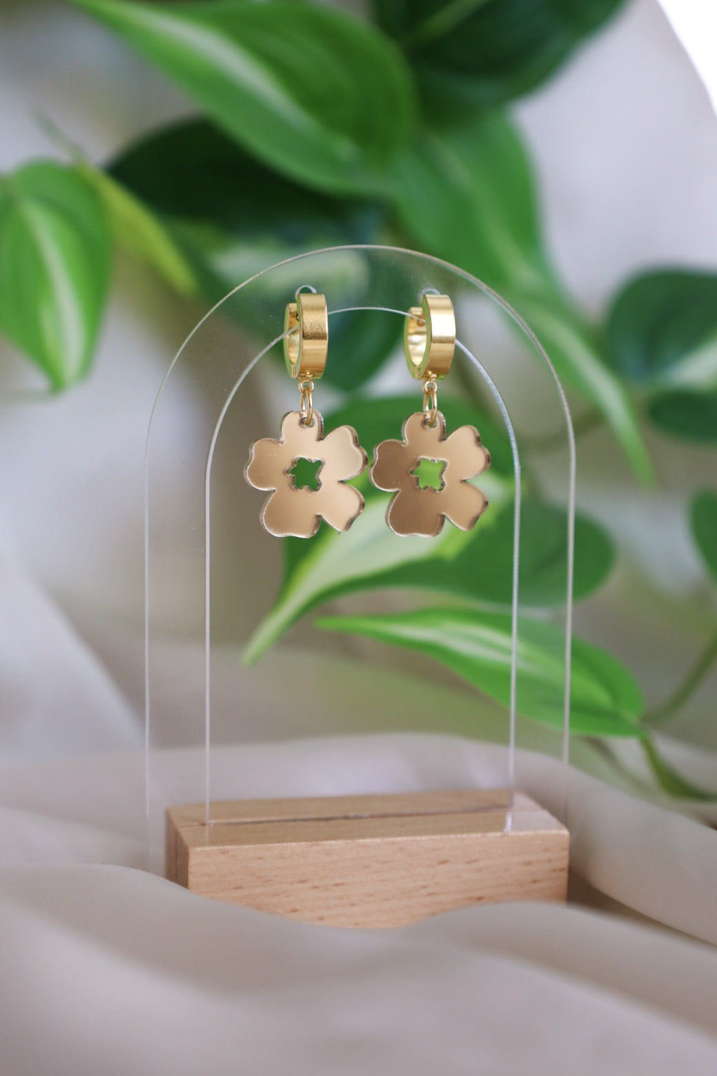 Lydia mini korvakorut kultainen peiliakryyli